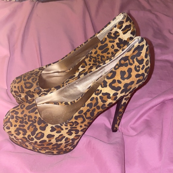 Charolette Russe cheetah peep toe stilettos - Picture 4 of 9